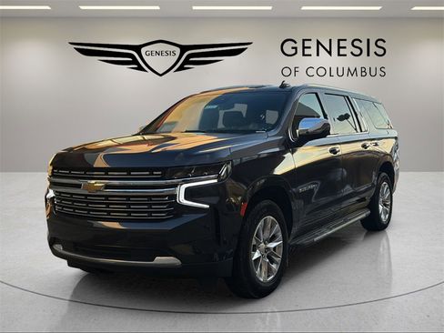 Used 2023 Chevrolet Suburban Premier image 1