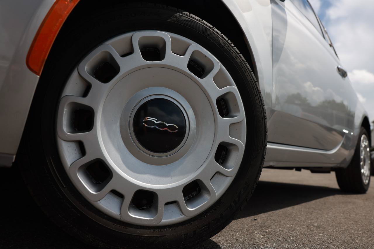 Used 2013 FIAT 500 Pop FWD image 24