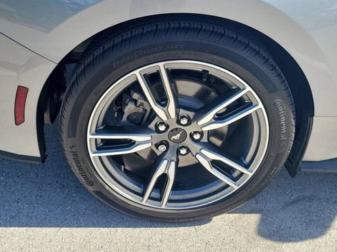 Used 2025 Ford Mustang Coupe RWD image 8