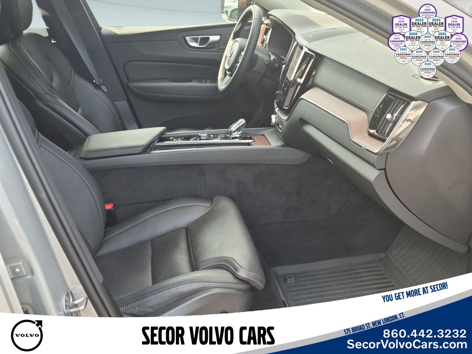 Used 2024 Volvo XC60 T8 Ultimate w/ Protection Package Premier AWD/4WD image 23