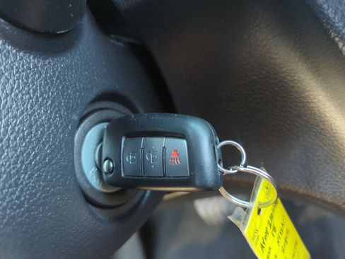 Used 2018 Nissan Rogue S image 27