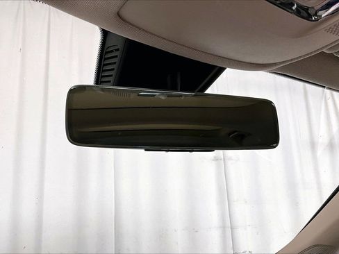 Used 2023 Mercedes-Benz GLB 250 image 17