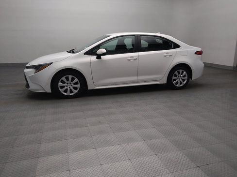 Used 2024 Toyota Corolla LE FWD image 2