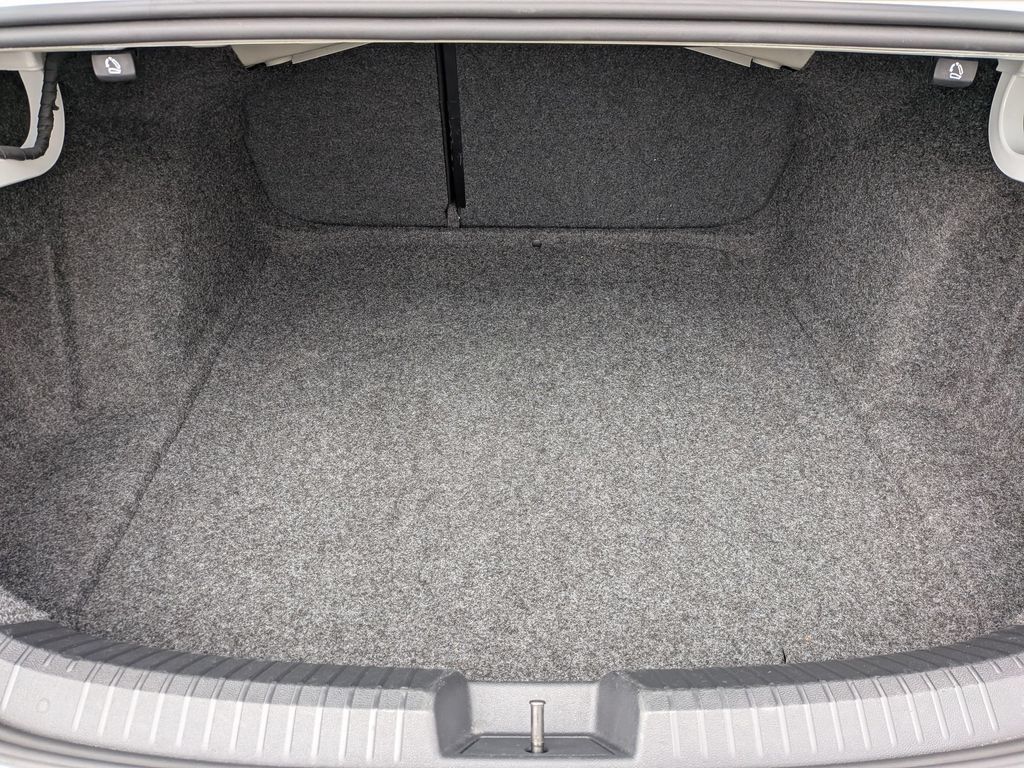Used 2025 Volkswagen Jetta Sport FWD image 28