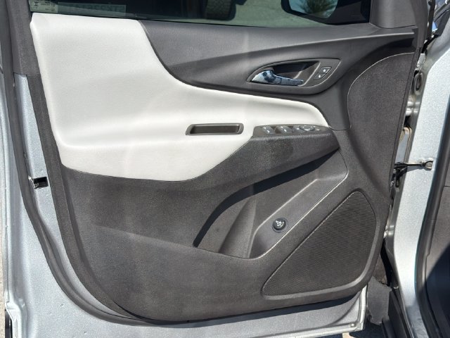 Used 2024 Chevrolet Equinox LT FWD image 16