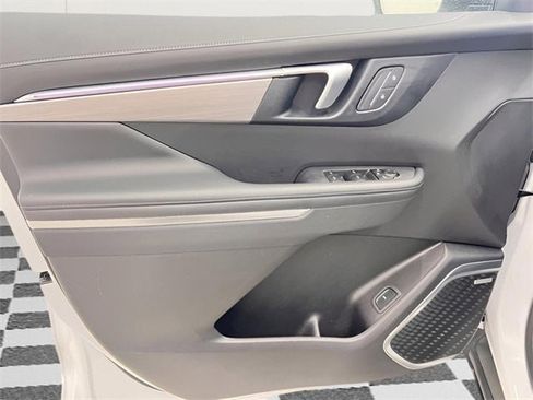 Certified 2025 Buick Enclave Preferred image 19