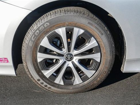 Used 2022 Toyota Prius Prime XLE image 11