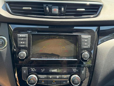 Used 2022 Nissan Rogue Sport SV FWD image 19