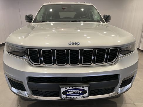 Used 2022 Jeep Grand Cherokee L Limited AWD/4WD image 3