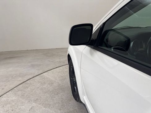 Used 2019 Dodge Journey SE w/ Connectivity Group FWD image 17