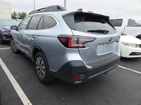 Used 2022 Subaru Outback Premium AWD/4WD image 2