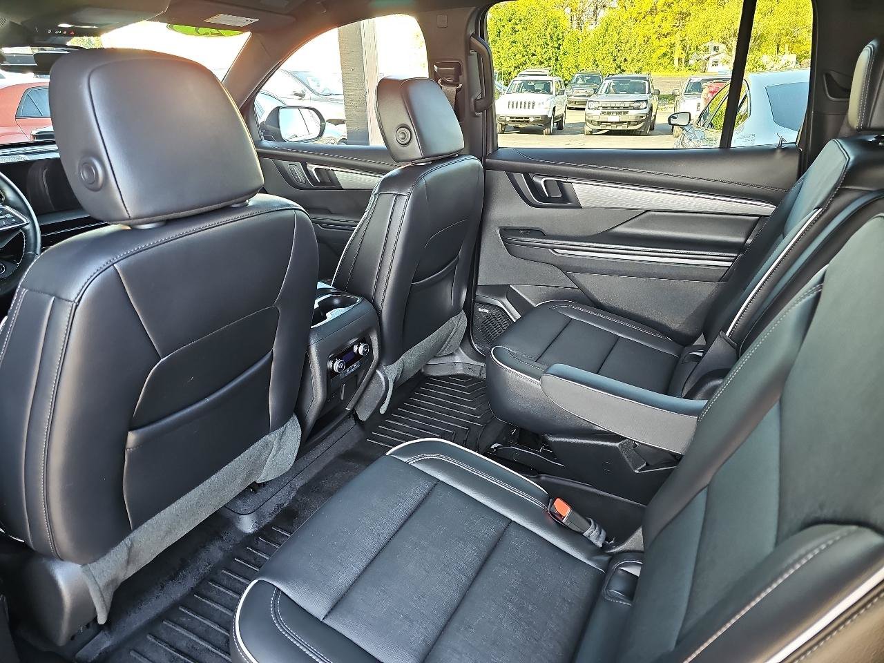 Used 2025 Buick Enclave Preferred FWD image 13