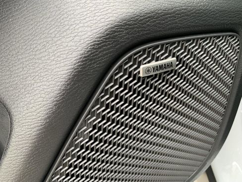 New 2025 Mitsubishi Outlander SEL image 8