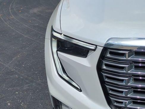 Used 2024 GMC Acadia Denali w/ Super Cruise Package image 10