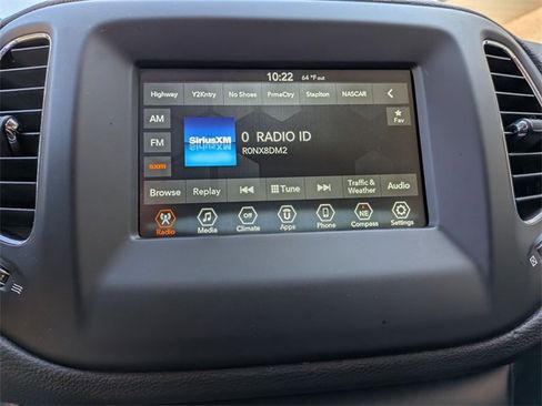 Used 2019 Jeep Compass Latitude image 22