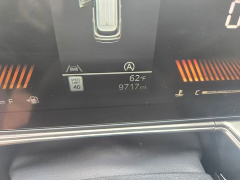 Used 2025 Kia Sorento S w/ Panoramic Sunroof Package FWD image 3