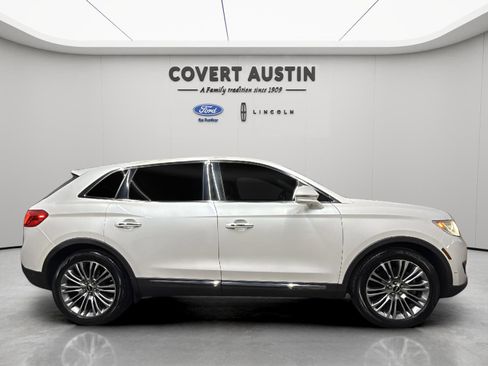 Used 2017 Lincoln MKX Reserve w/ Driver Assistance Package image 6