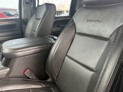 Used 2025 GMC Sierra 3500 Denali AWD/4WD image 29