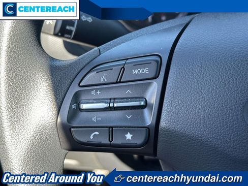 Used 2022 Hyundai Kona SEL image 18