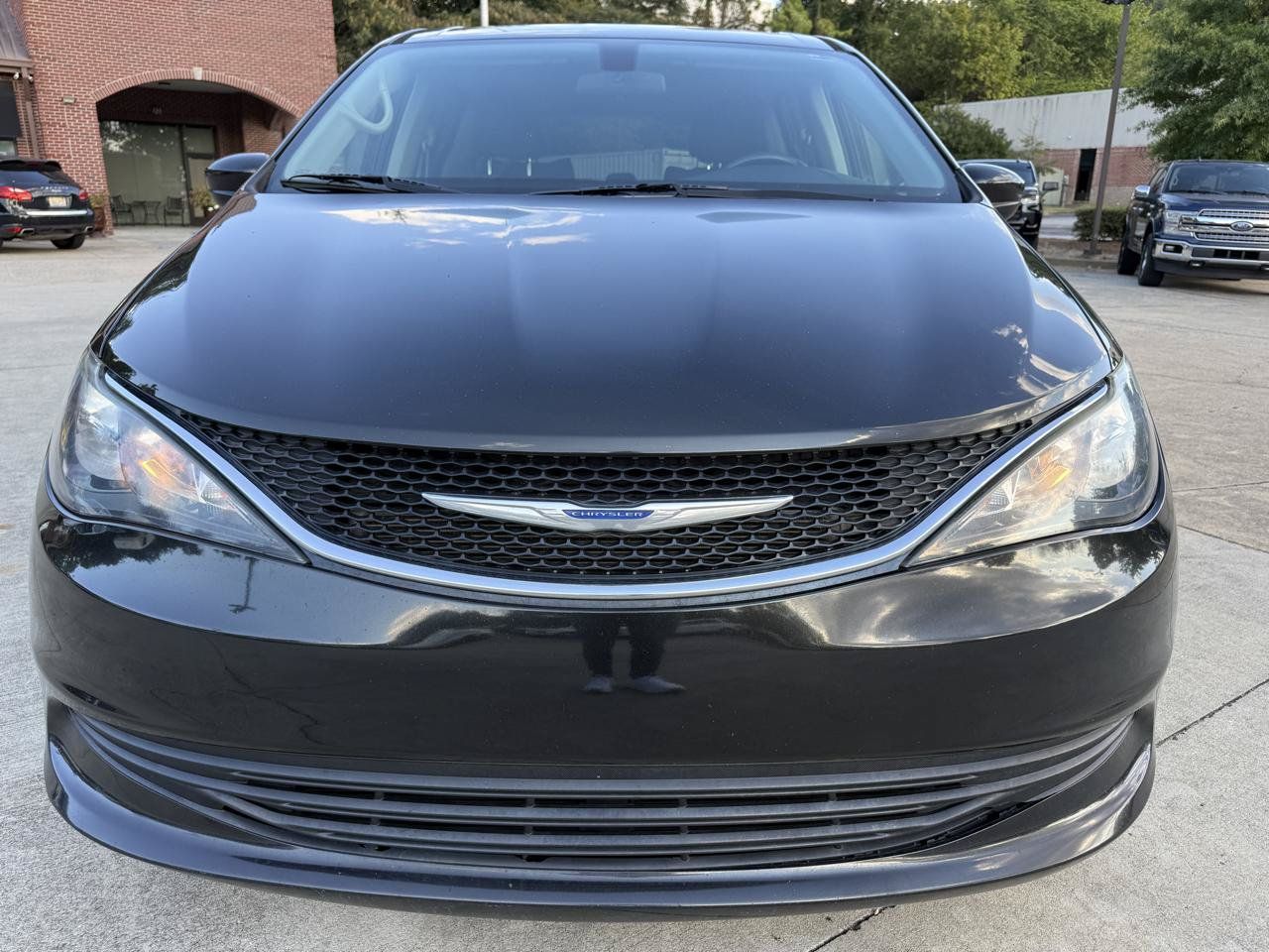 Used 2020 Chrysler Voyager LX w/ Cold Weather Group FWD image 8