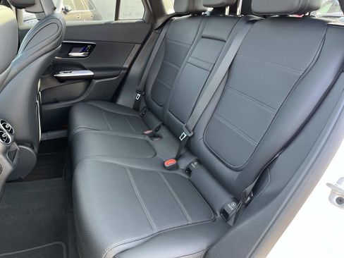 Used 2025 Mercedes-Benz GLC 300 image 17