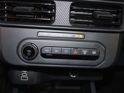 New 2025 Ford Maverick XL image 39