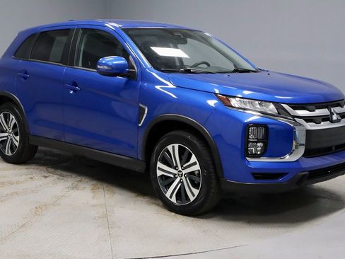 Used 2025 Mitsubishi Outlander Sport SE image 1