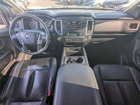 Used 2019 Nissan Titan SV w/ SV Convenience Package image 15