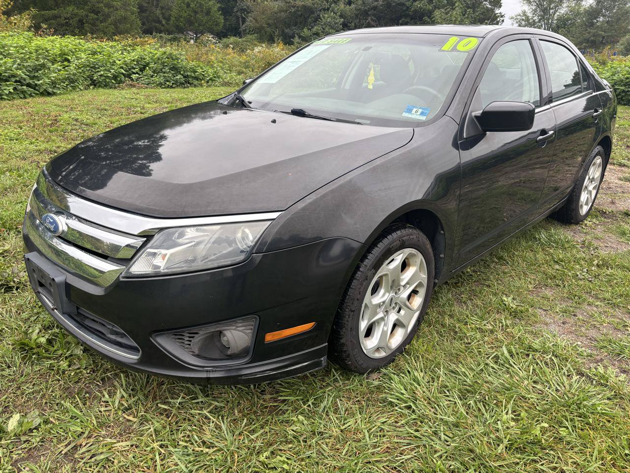 Used 2010 Ford Fusion SE FWD image 1
