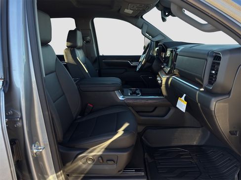 New 2026 GMC Sierra 2500 SLT w/ SLT Convenience Package image 18