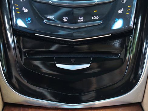 Used 2017 Cadillac Escalade ESV Platinum RWD image 36