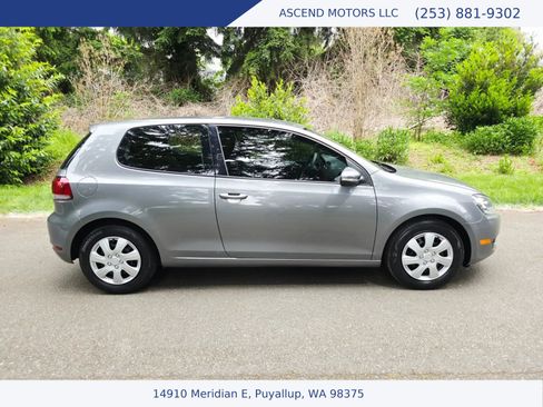 Used 2012 Volkswagen Golf 2-Door FWD image 6