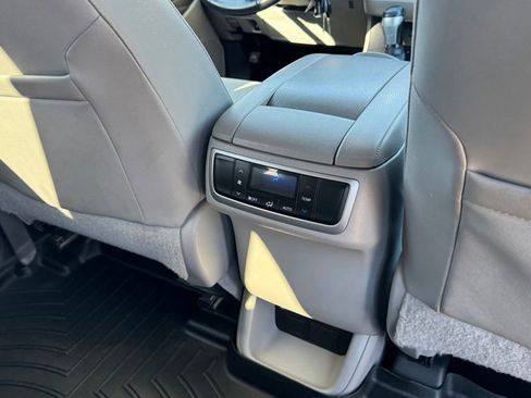 Used 2014 Toyota Highlander Plus AWD/4WD image 14