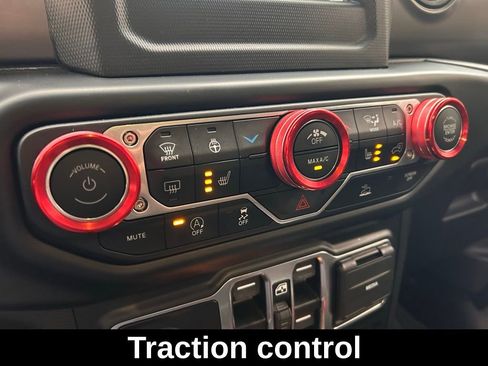 Used 2022 Jeep Gladiator Willys image 28