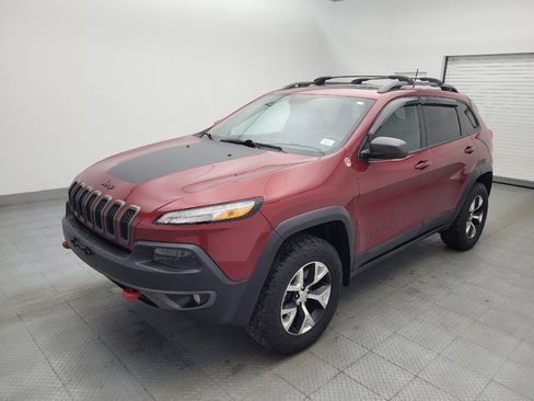 Used 2017 Jeep Cherokee Trailhawk image 2