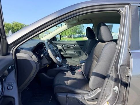 Used 2017 Nissan Rogue S AWD/4WD image 8