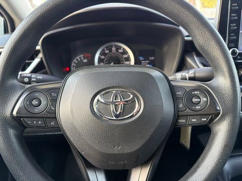 Used 2022 Toyota Corolla LE FWD image 10