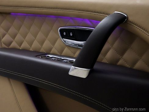 Used 2019 Bentley Bentayga AWD/4WD image 50