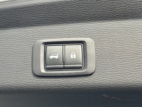 Used 2023 Mitsubishi Outlander SE image 11