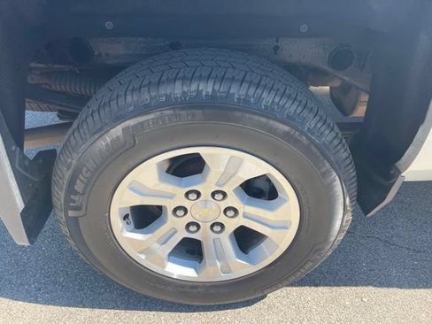 Used 2017 Chevrolet Silverado 1500 LT w/ True North Edition AWD/4WD image 27