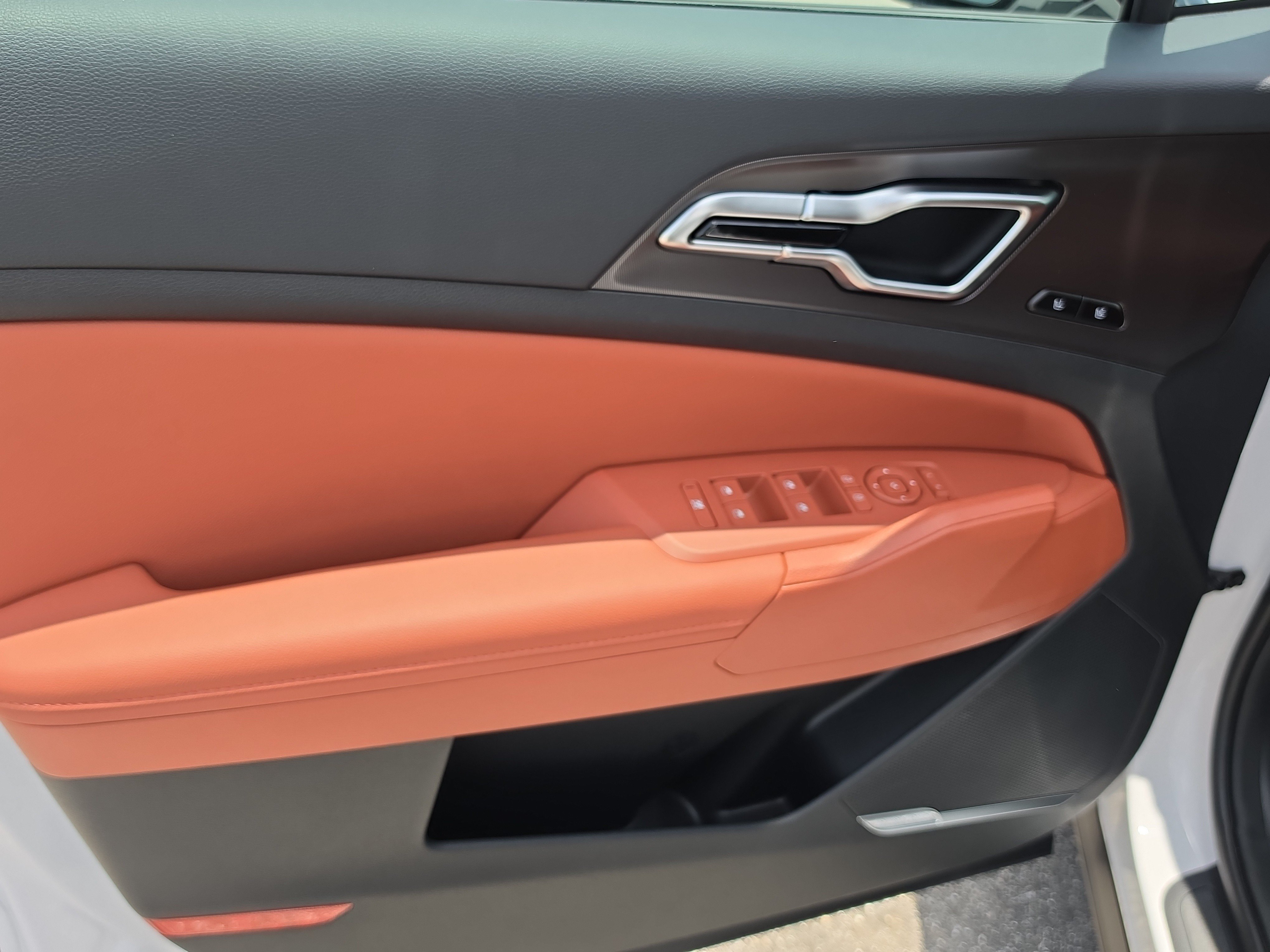 New 2026 Kia Sportage SX FWD image 18