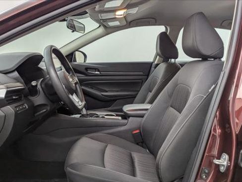 Used 2024 Nissan Altima 2.5 SV image 14