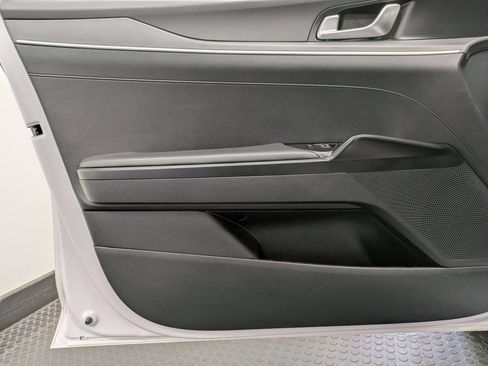 Used 2023 Kia K5 GT-Line image 8