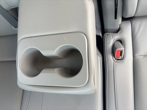 Used 2019 Toyota Highlander XLE image 34