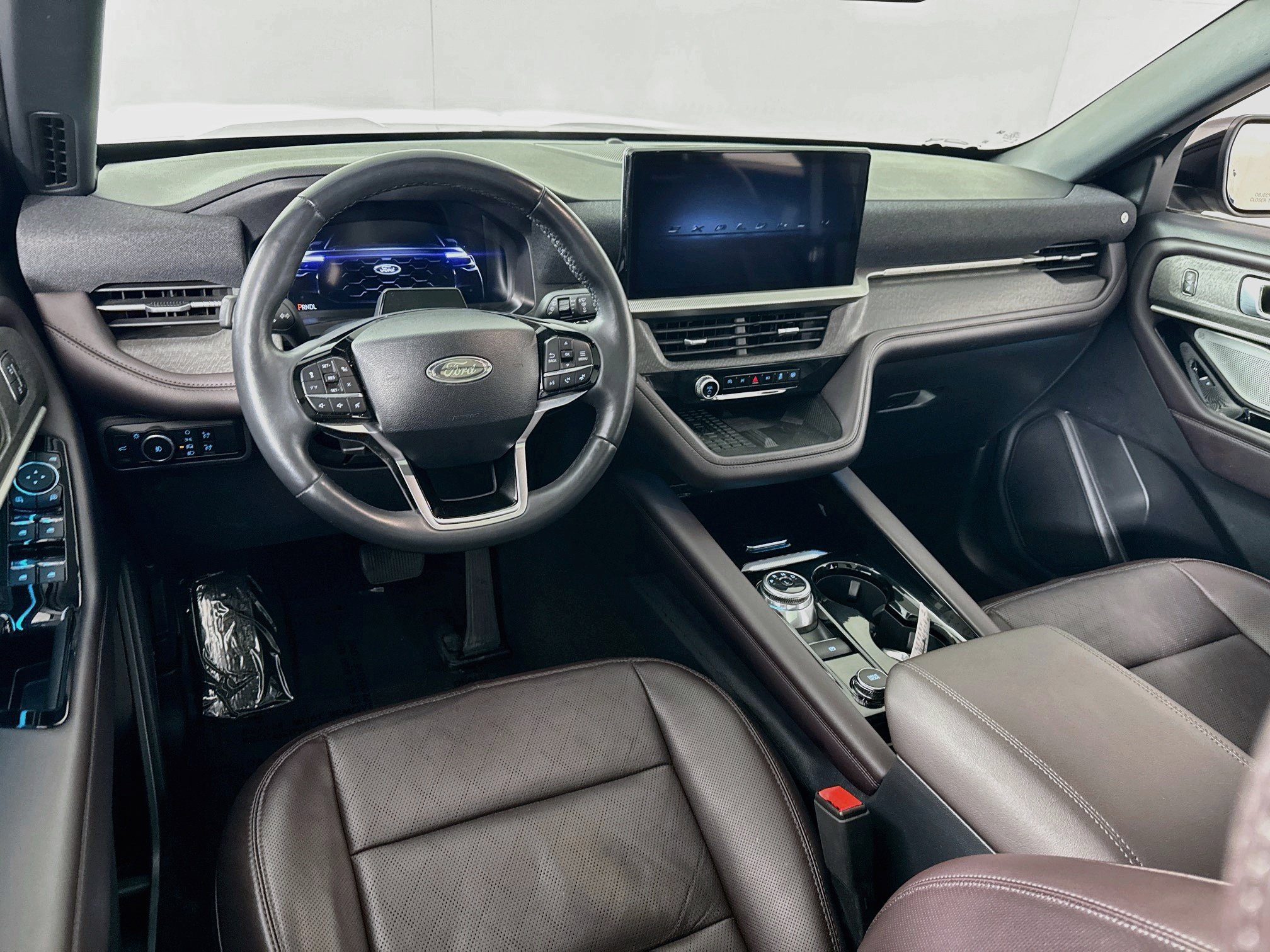 Used 2025 Ford Explorer Platinum AWD/4WD image 19