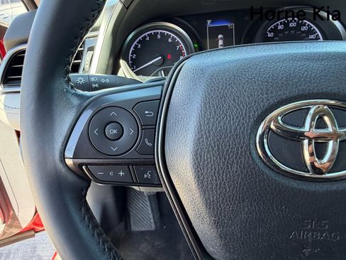 Used 2021 Toyota Camry SE w/ Convenience Package FWD image 31