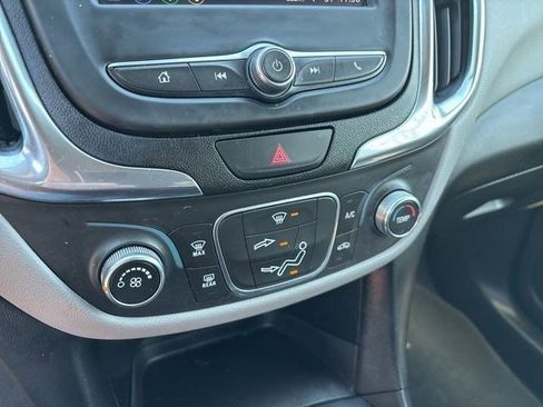 Used 2020 Chevrolet Equinox LS image 25