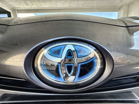 Used 2018 Toyota Prius One FWD image 29