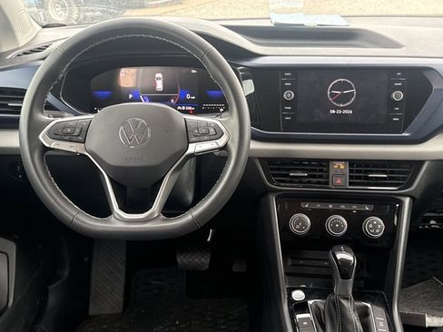 Used 2023 Volkswagen Taos SE w/ Black Wheel Package FWD image 4