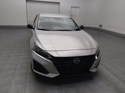 Used 2024 Nissan Altima 2.5 SV image 14